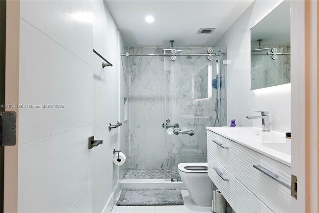 Building Photo - 1950 S Ocean Dr