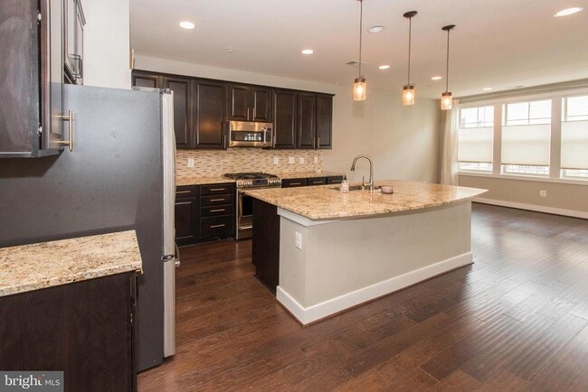 Building Photo - 408 Hendrix Ave