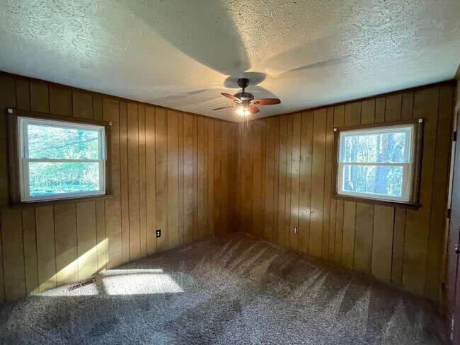 Building Photo - 2 bedroom duplex apartment for rent