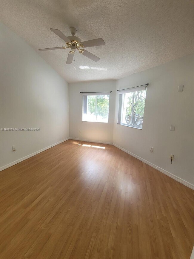 Building Photo - 14385 SW 120th Ct
