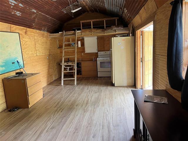 Building Photo - 122 Private Road 1800a