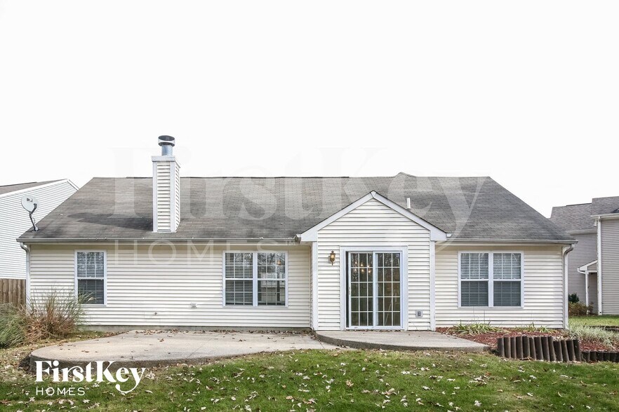 Building Photo - 7044 N Mesquite Ct