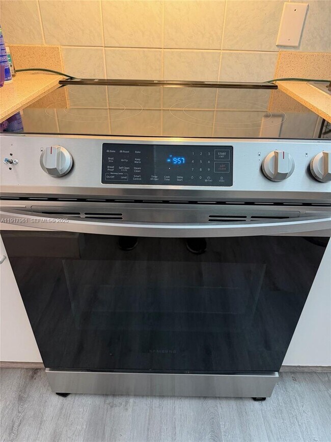 Building Photo - 1251 NE 108th St