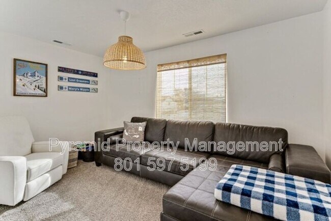 Building Photo - 994 S 4090 W