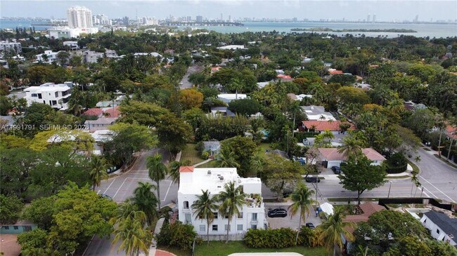 Building Photo - 694 NE 76th St