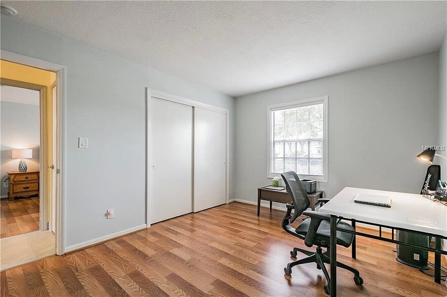 Building Photo - 5231 Beach Dr SE