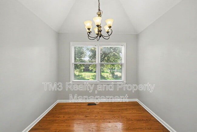 Building Photo - 15213 S Seminole Dr