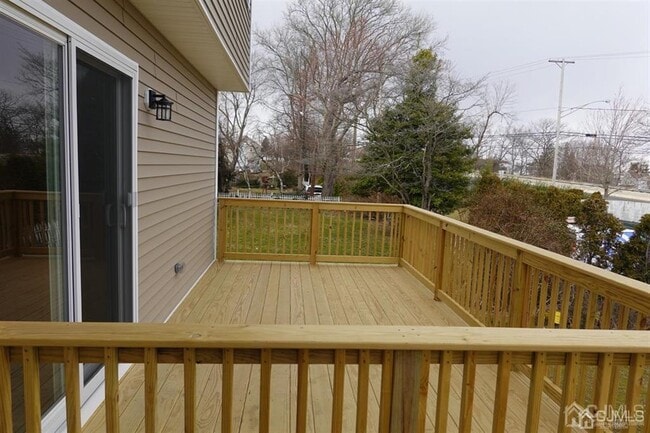 Building Photo - 381 Highland St