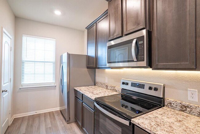 Building Photo - 212 Star Spangled Dr
