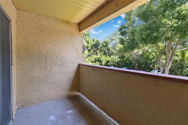 Building Photo - 662 Kenwick Cir