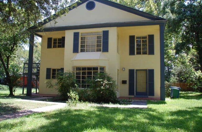 Primary Photo - 1305 Kirkwood Rd