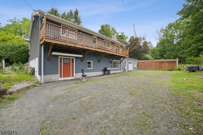 Building Photo - 2 Lyonsville Rd