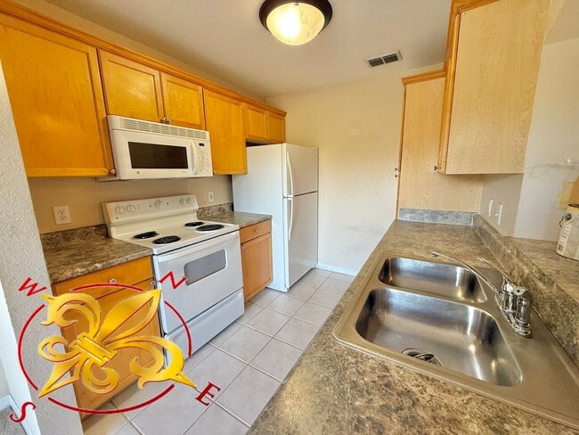 Building Photo - Charming 1-Bedroom Condo in the Reserve at...