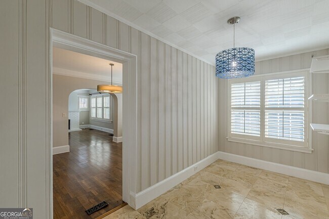 Building Photo - 1957 Walker Ave