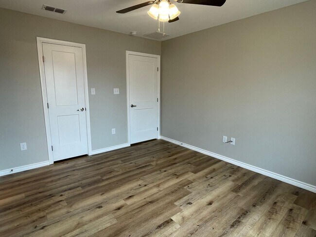 Building Photo - TLC CONDOS