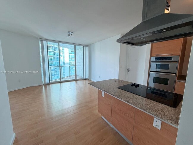 Building Photo - 218 SE 14th St