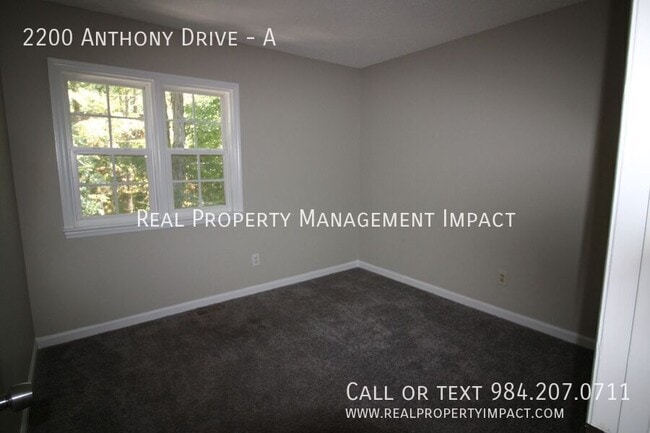 Building Photo - 2200 Anthony Dr