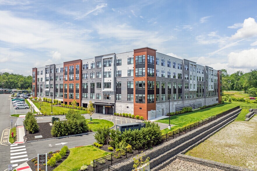 Primary photo - Woodland Square at Montvale