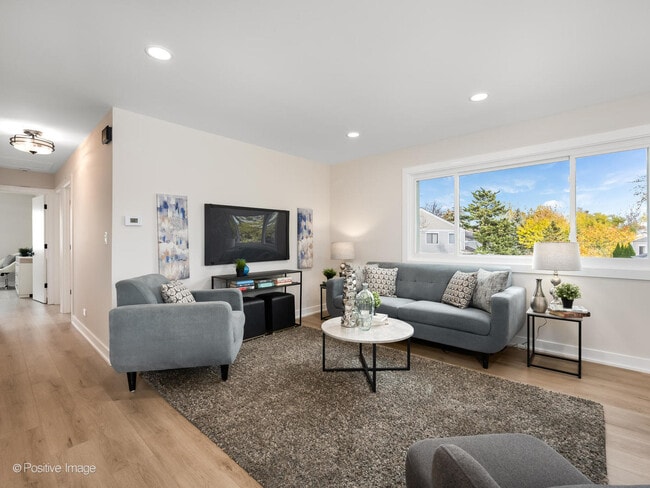 Building Photo - 823 Cambridge Pl