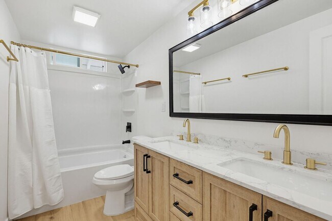 Building Photo - Brand new renovated 2+1 in Ocean Beach. Includes parking and laundry