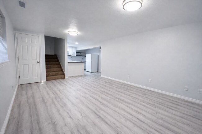 Building Photo - 391 W 100 S St