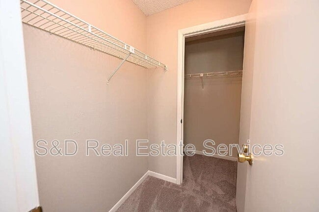 Building Photo - 1808 Village Ct