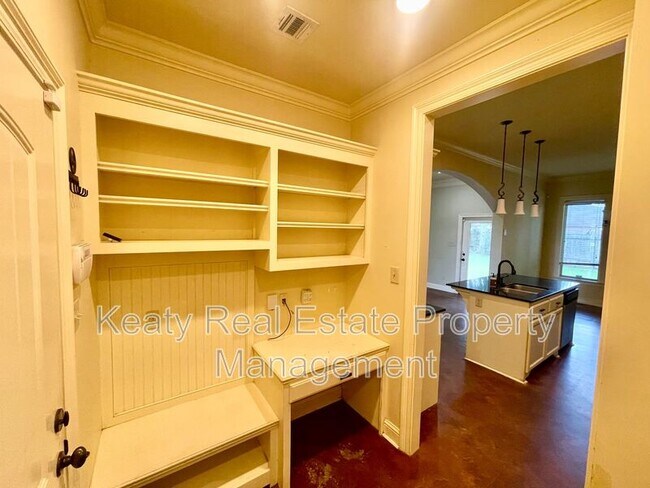 Building Photo - 115 Barataria Dr