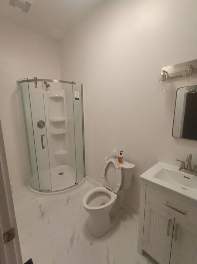 Building Photo - 2035-2037 N Buffum St