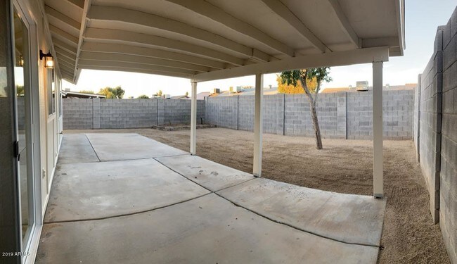 Building Photo - 3014 W Runion Dr