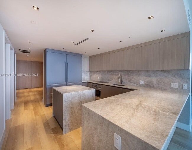 Building Photo - 465 Brickell Ave