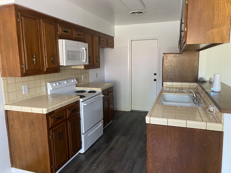 Building Photo - 6100 Indian Wells Ave