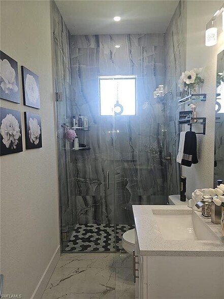 Building Photo - 3509 Santa Barbara Blvd