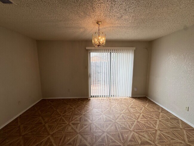 Building Photo - Beautiful Duplex in West Lubbock