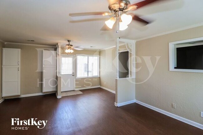 Building Photo - 970 Hawkview Dr