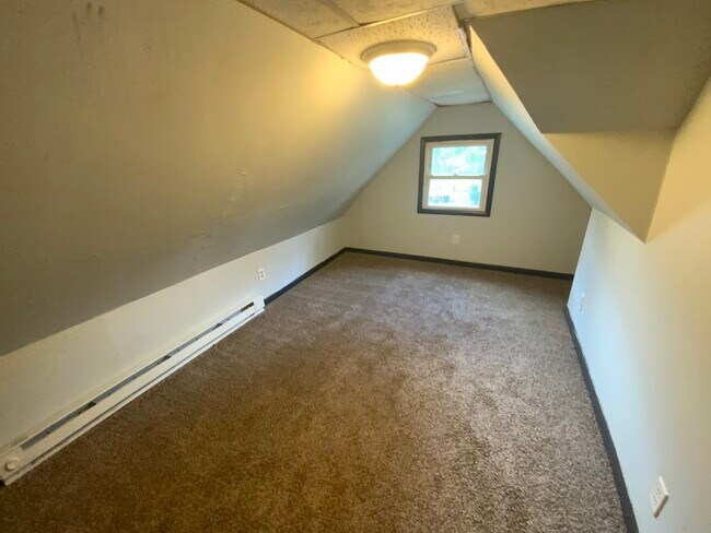 Building Photo - 925 Chandler St