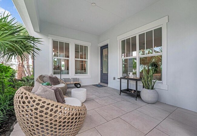 Building Photo - 925 SW Pr Ave