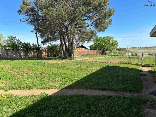 Building Photo - 28 Cannan Dr