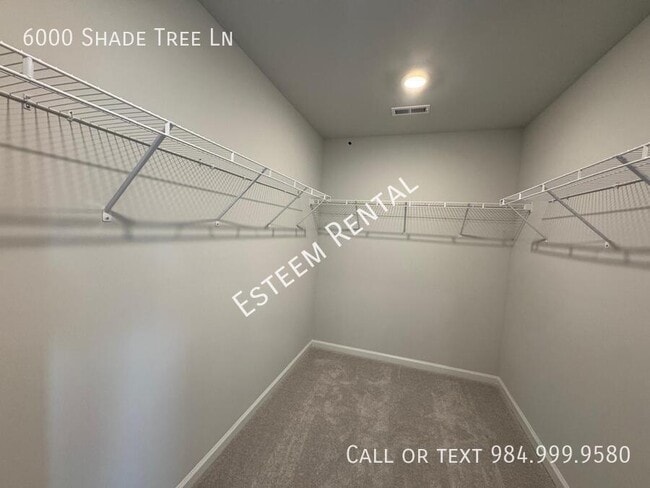 Building Photo - 6000 Shade Tree Ln