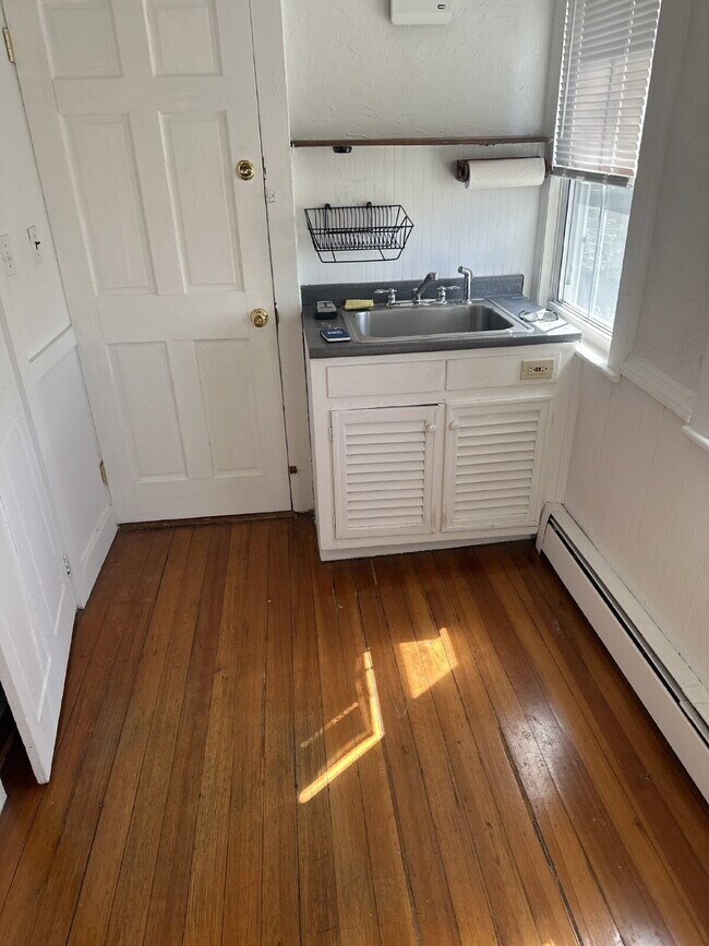 Building Photo - Tour 5/29 3pm-4pm. Price reduced!!! 1 Bed ...