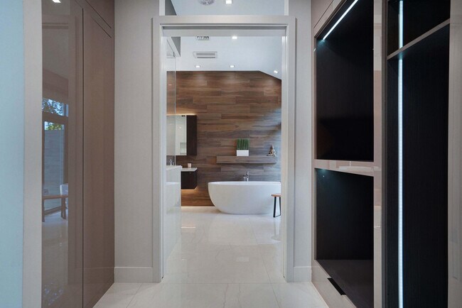 Building Photo - 3012 NW 61st St