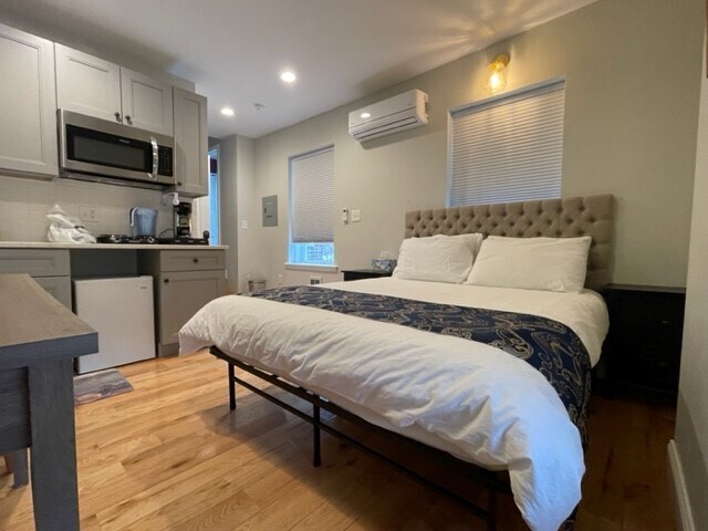 202 unit - 3505 Race St