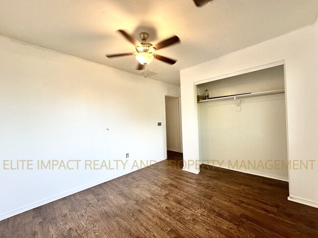 Building Photo - 5210 E Desert Straw Ln