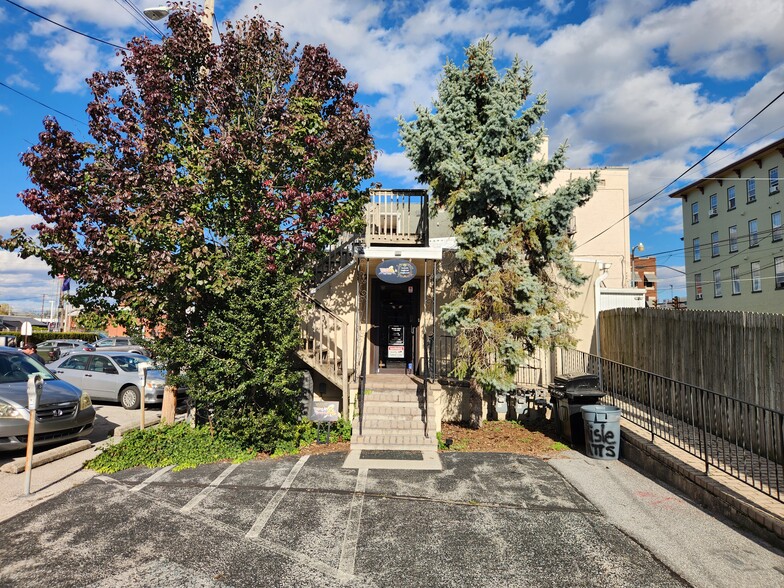 Rear Access - 102 Carlisle St