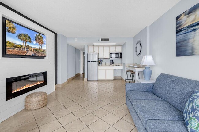 Building Photo - 647 N Creekside Dr