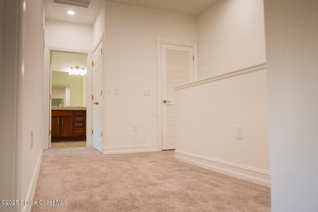 Building Photo - 1475 Isabella Dr