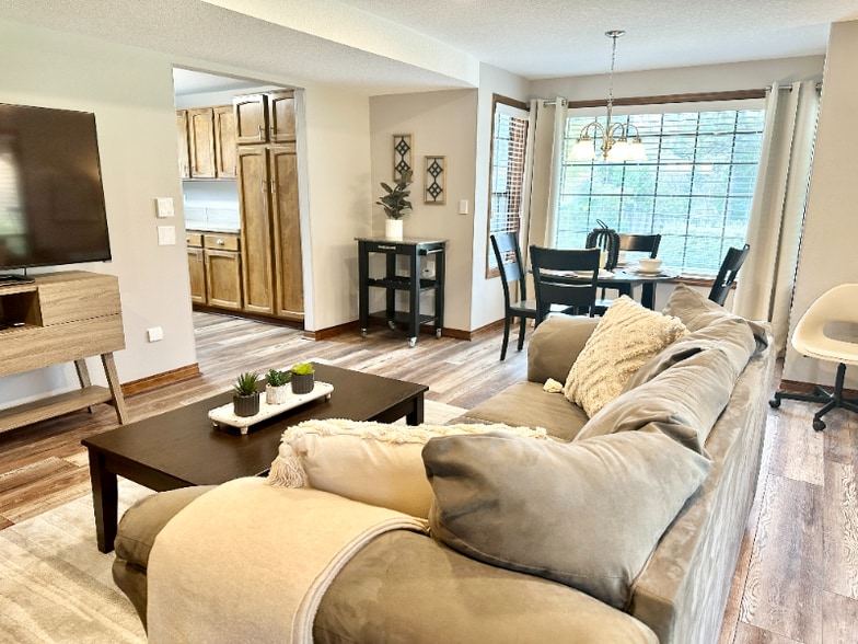 Primary Photo - 12245 SW Ann Ct