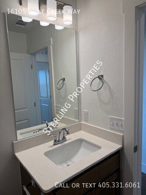 Building Photo - 16105 Wolf Creek Way