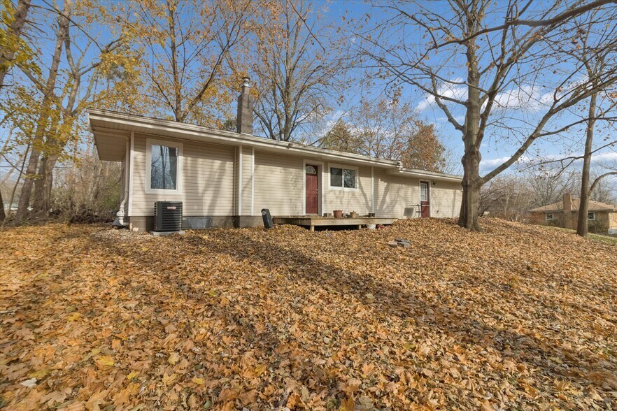 Building Photo - 671 W Clark Rd