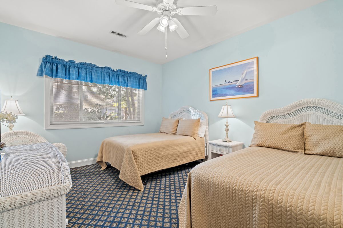 Building Photo - 141-14112 12 Oaks Dr