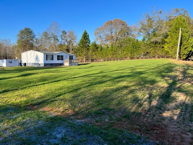 Building Photo - 492 McSwain Rd